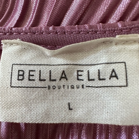 Women’s dress - Picture 3 of 3